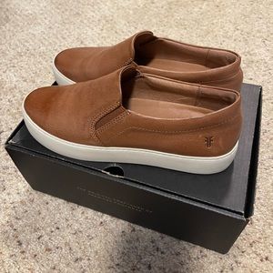 NWB Frye Lena slip on size 8
